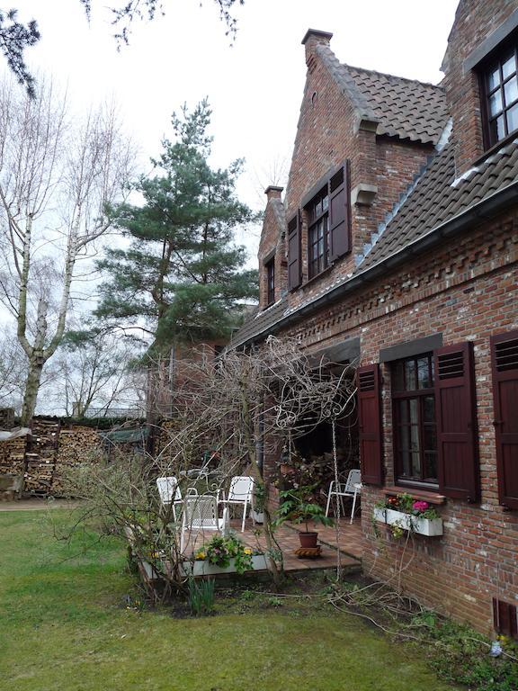 B&B 'T Nieuw Lijsternest Wezembeek-Oppem Dış mekan fotoğraf